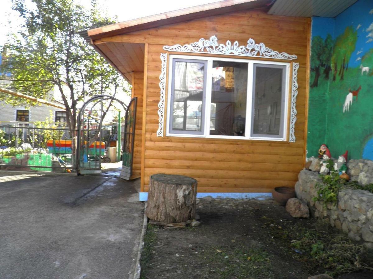 Guest House Zolotaya Podkova Saratov Exterior photo
